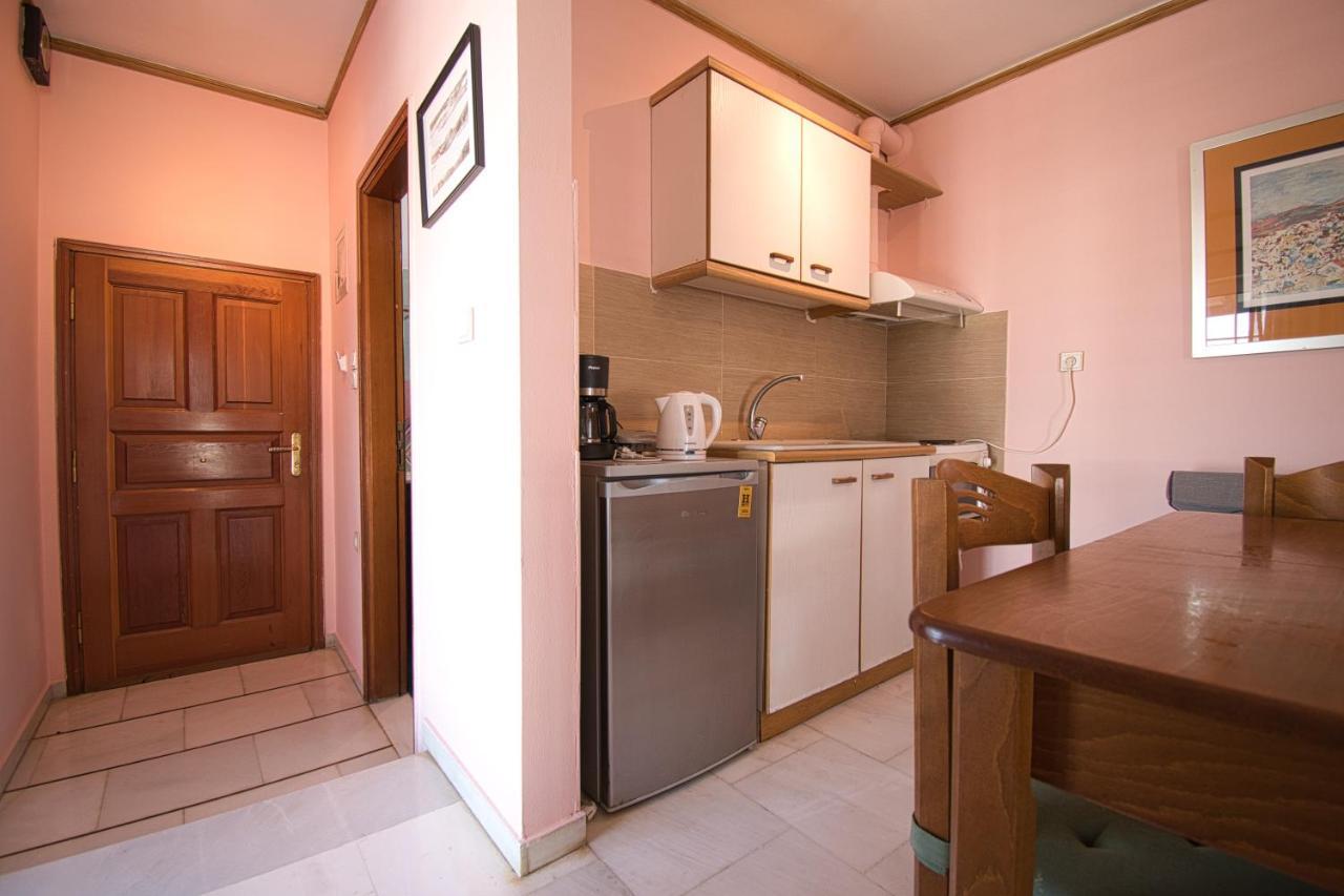 Tiny Studio Marousi Area Apartment Atena Exterior foto
