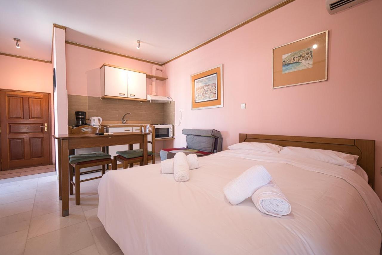Tiny Studio Marousi Area Apartment Atena Exterior foto